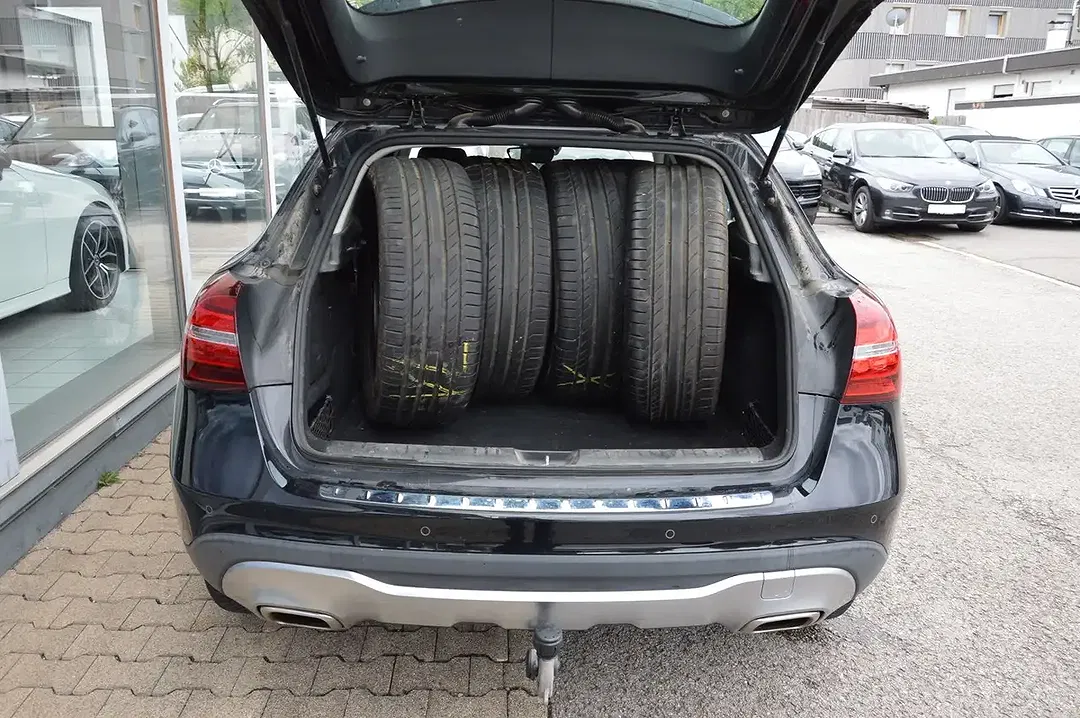 Mercedes-Benz GLA 180 - Thumbnail 9