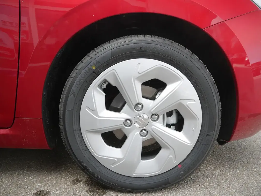 Suzuki Swift - Thumbnail 7