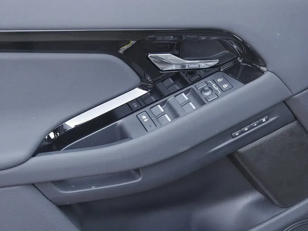 Land Rover Range Rover Evoque - Thumbnail 12
