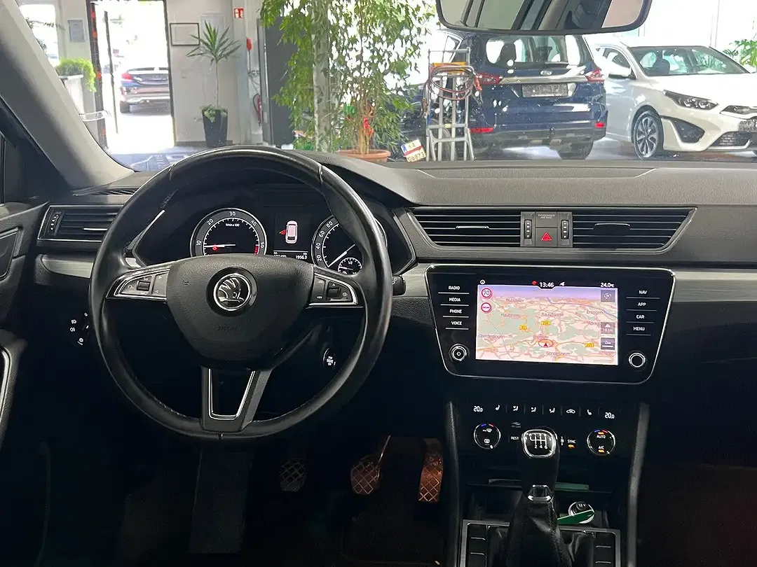 Skoda Superb - Thumbnail 10