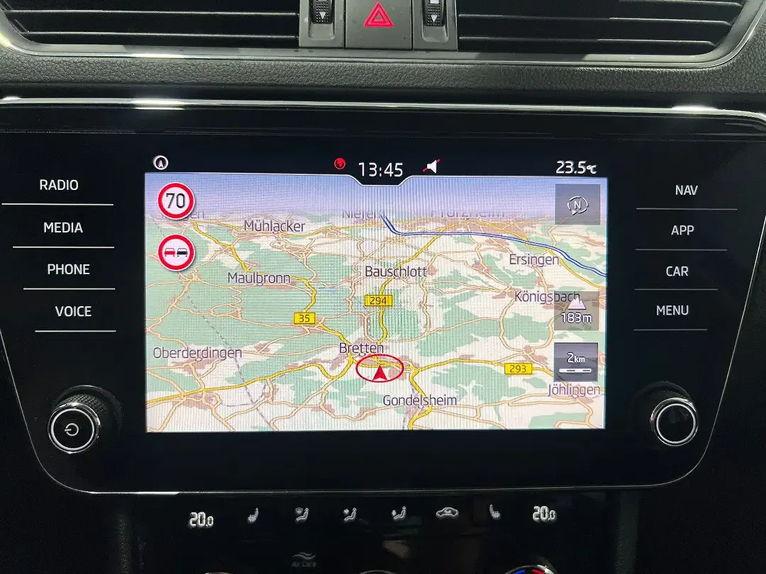 Skoda Superb - Thumbnail 12