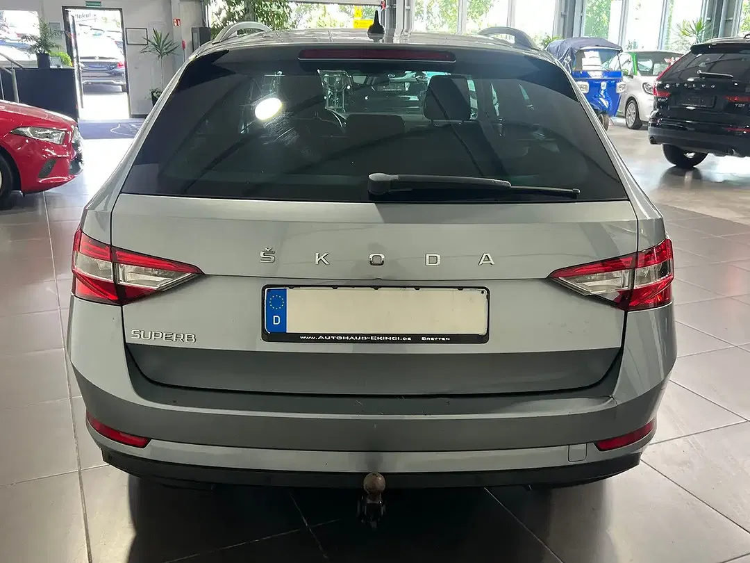 Skoda Superb - Thumbnail 4