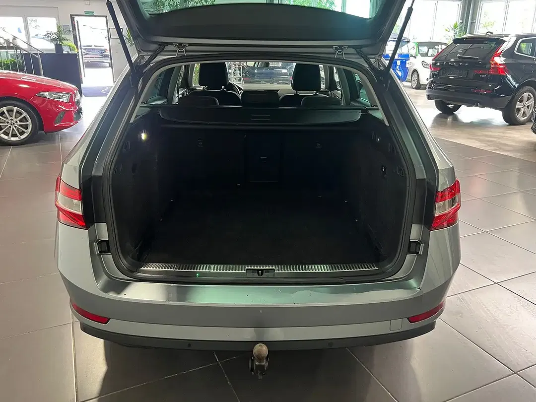 Skoda Superb - Thumbnail 5