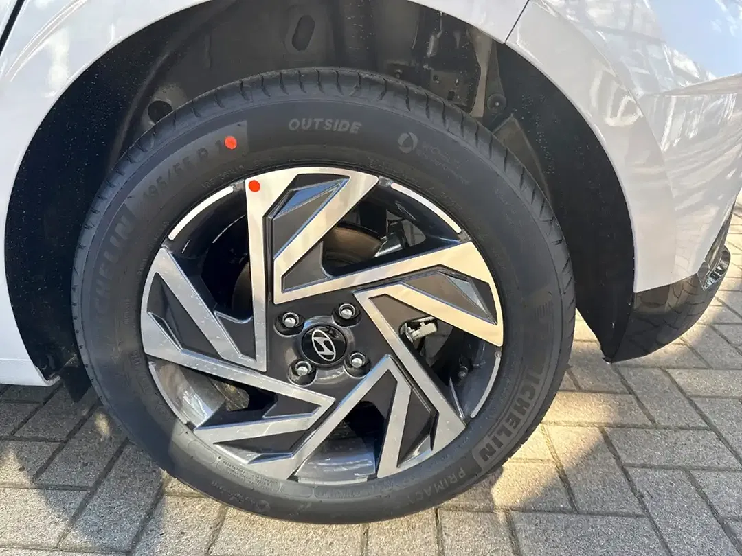 Hyundai i20 - Thumbnail 5