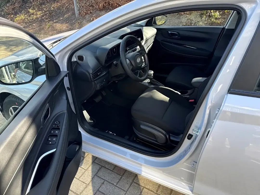 Hyundai i20 - Thumbnail 6