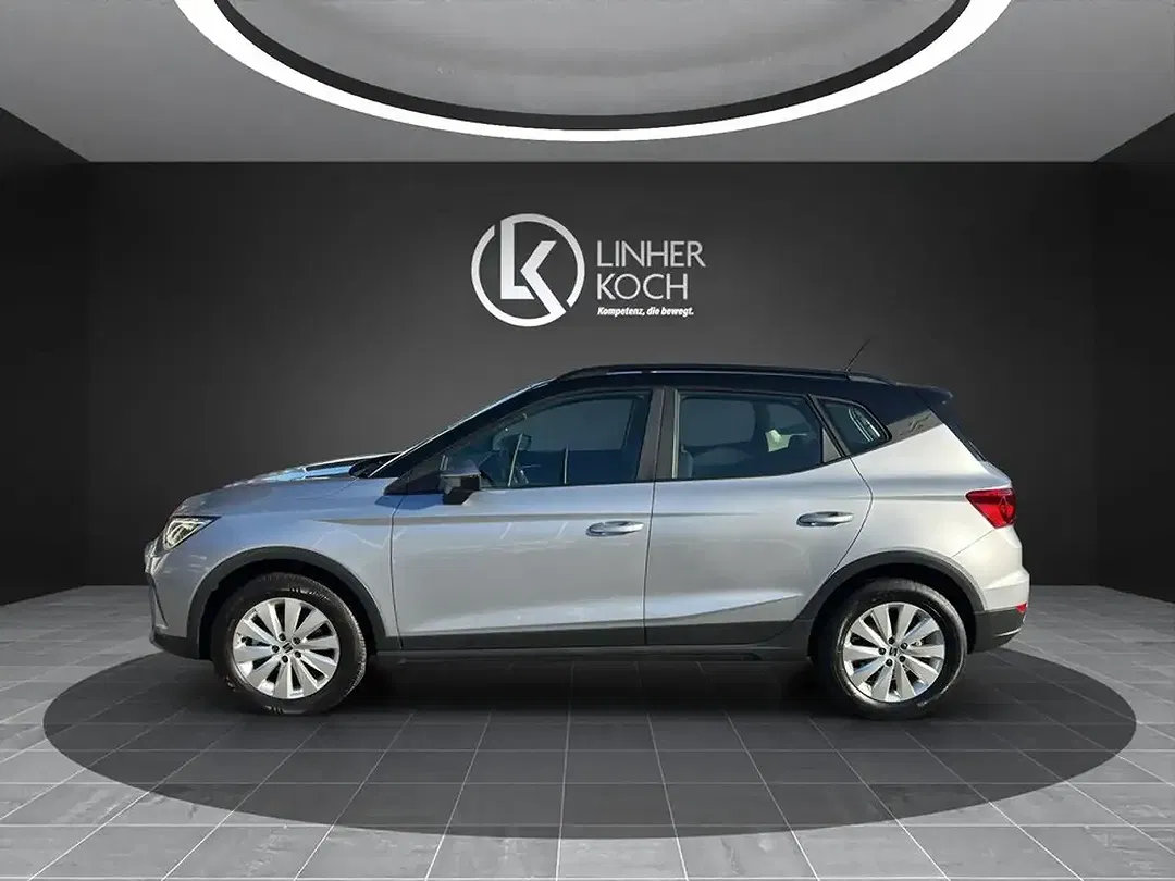 SEAT Arona - Thumbnail 2
