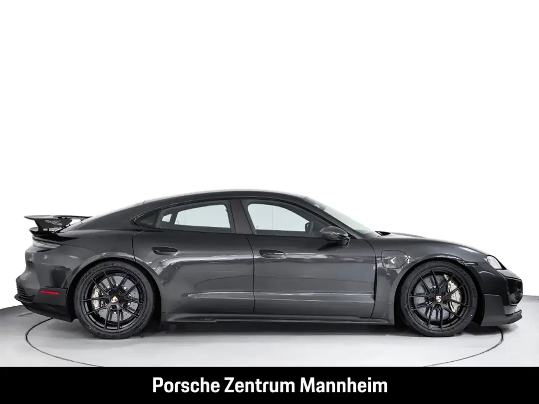Porsche Taycan - Thumbnail 10