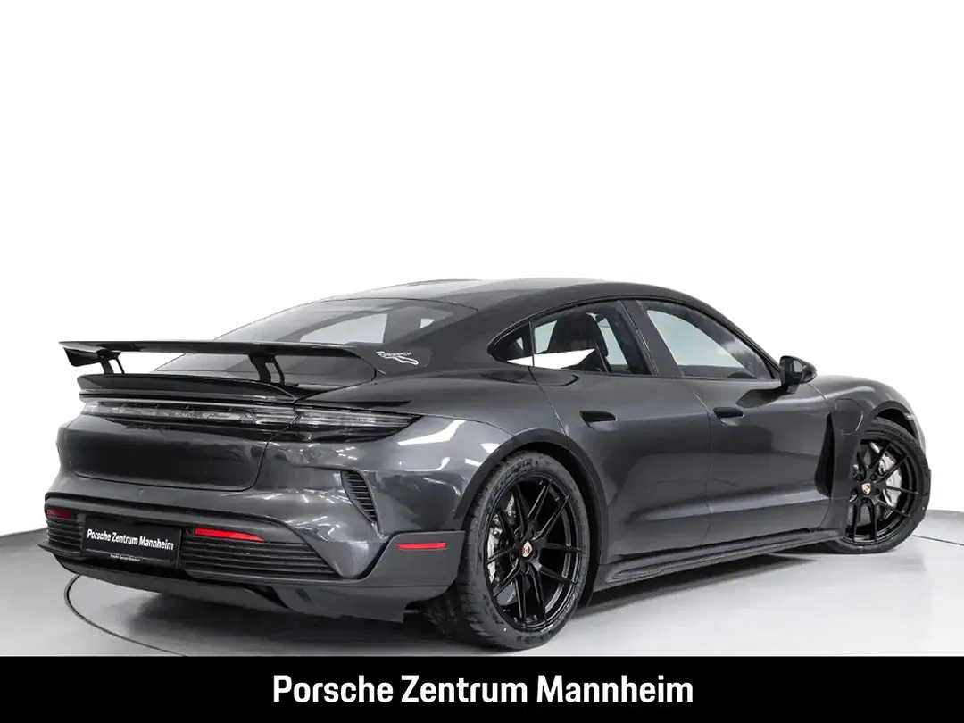 Porsche Taycan - Thumbnail 11