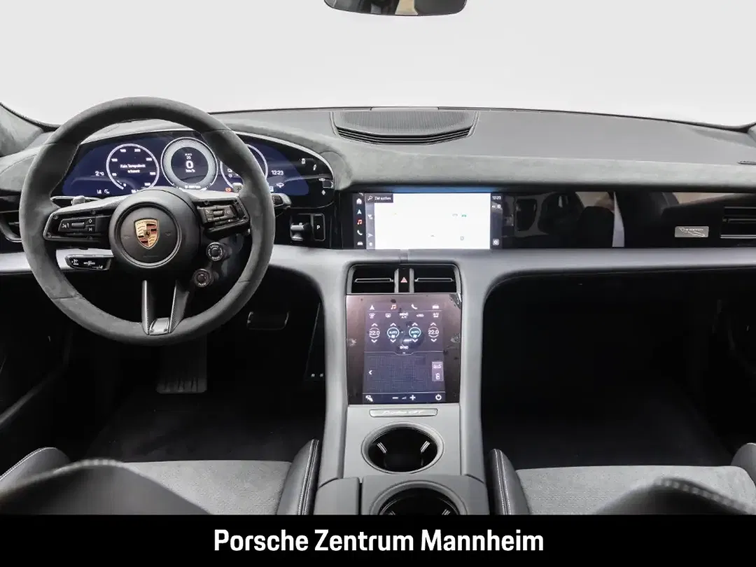 Porsche Taycan - Thumbnail 15