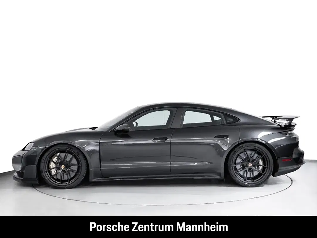 Porsche Taycan - Thumbnail 2