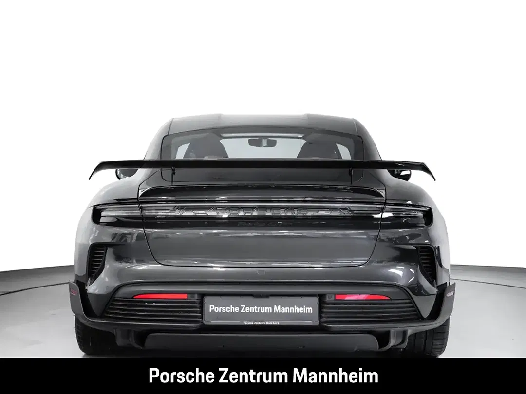 Porsche Taycan - Thumbnail 7