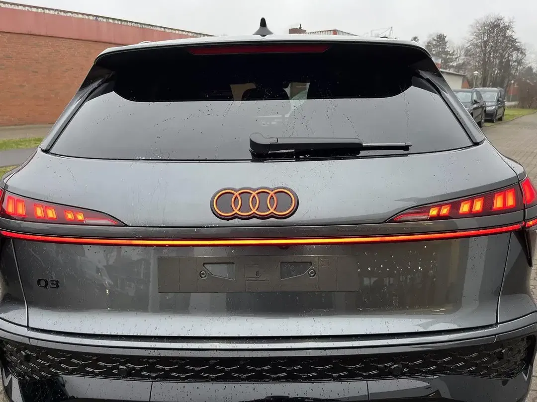 Audi Q3 - Thumbnail 10