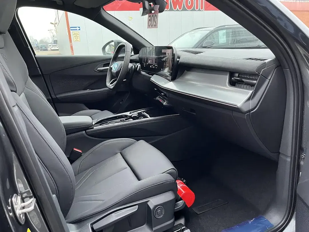 Audi Q3 - Thumbnail 6