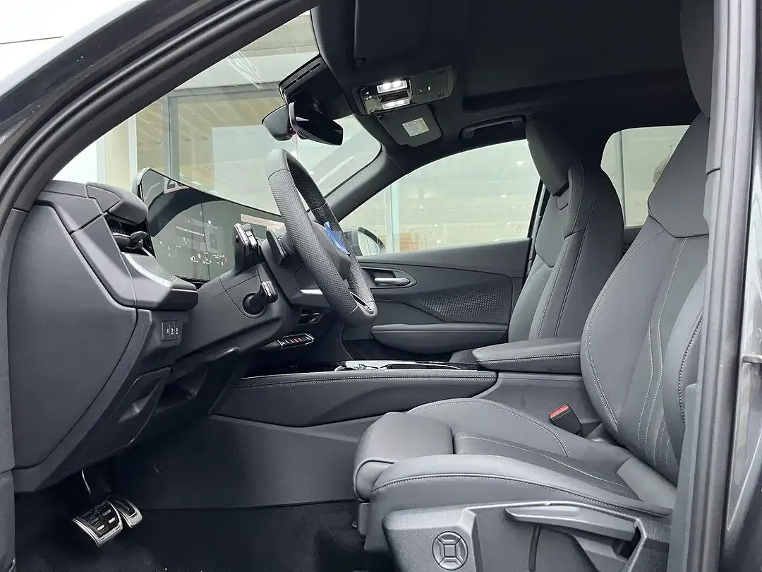 Audi Q3 - Thumbnail 9