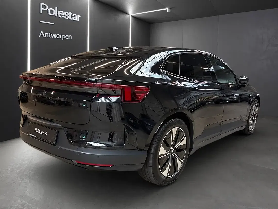 Polestar 4 - Thumbnail 3