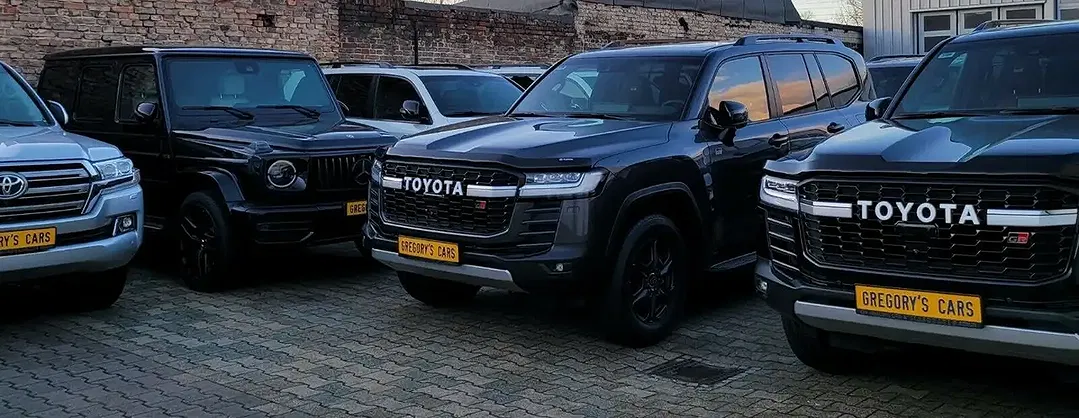 Toyota Land Cruiser - Thumbnail 3