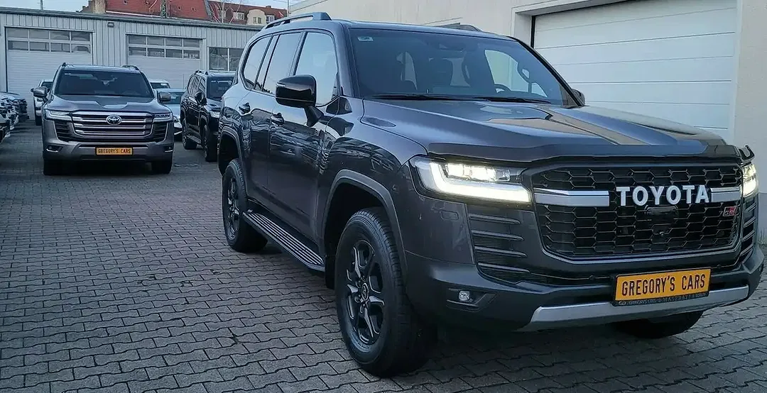 Toyota Land Cruiser - Thumbnail 4
