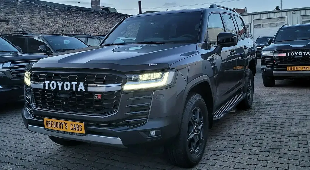 Toyota Land Cruiser - Thumbnail 5