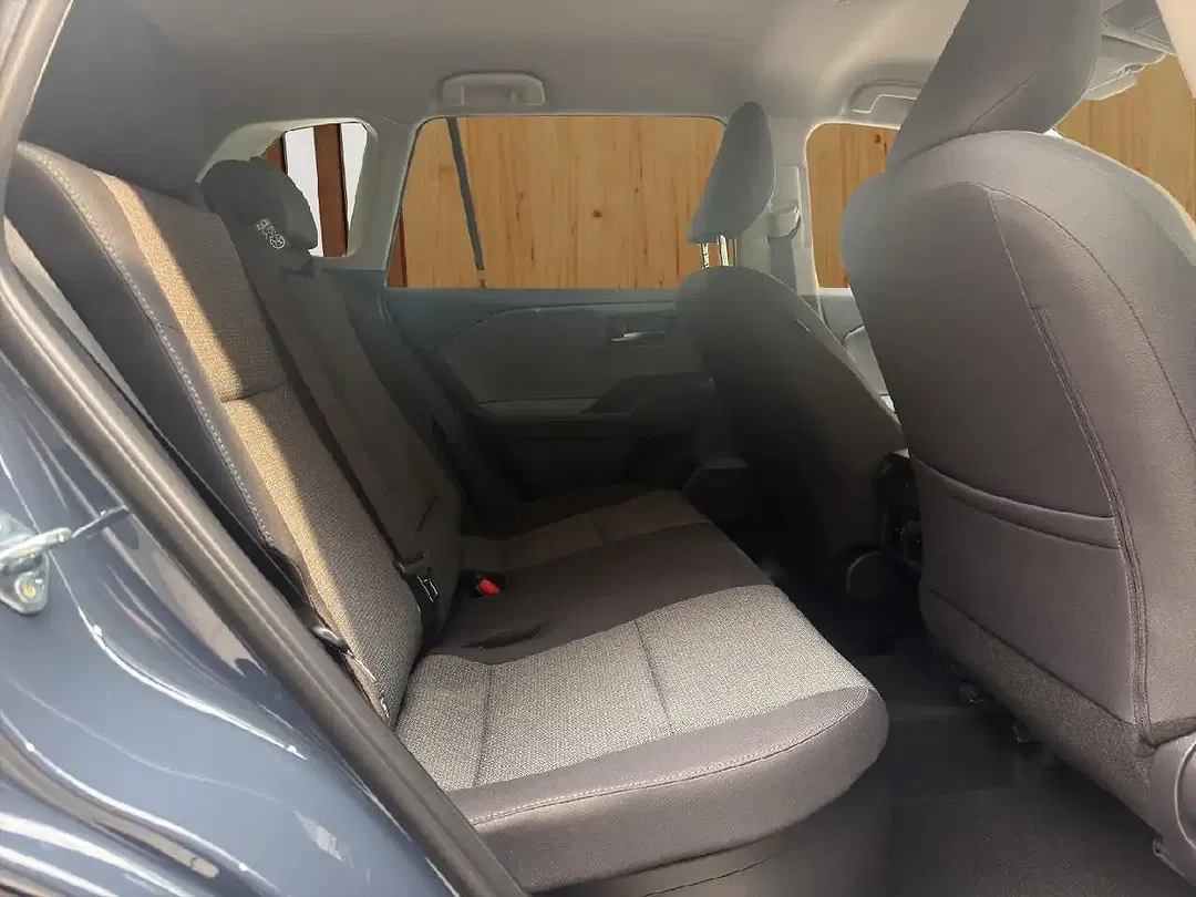 Toyota RAV 4 - Thumbnail 8