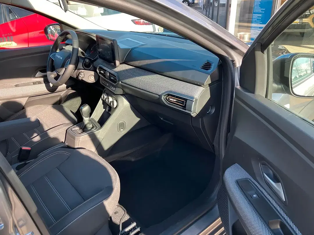 Dacia Sandero - Thumbnail 8