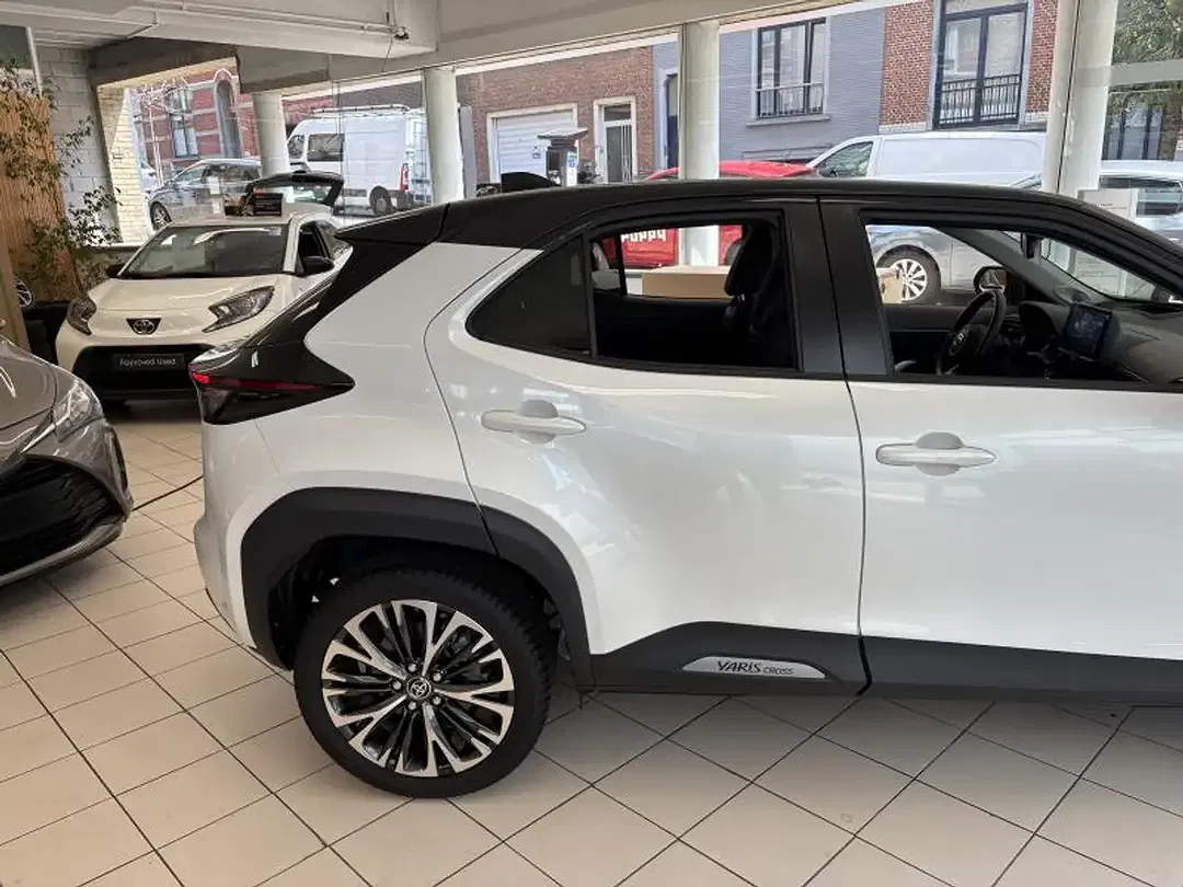 Toyota Yaris Cross - Thumbnail 6