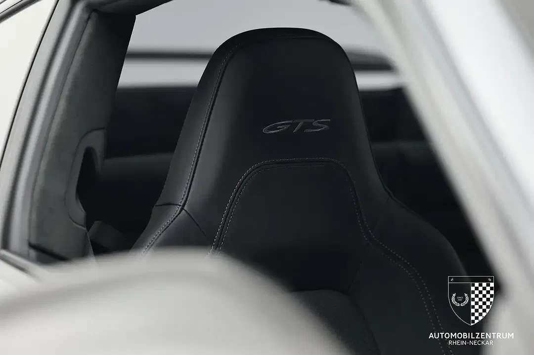 Porsche 911 - Thumbnail 12