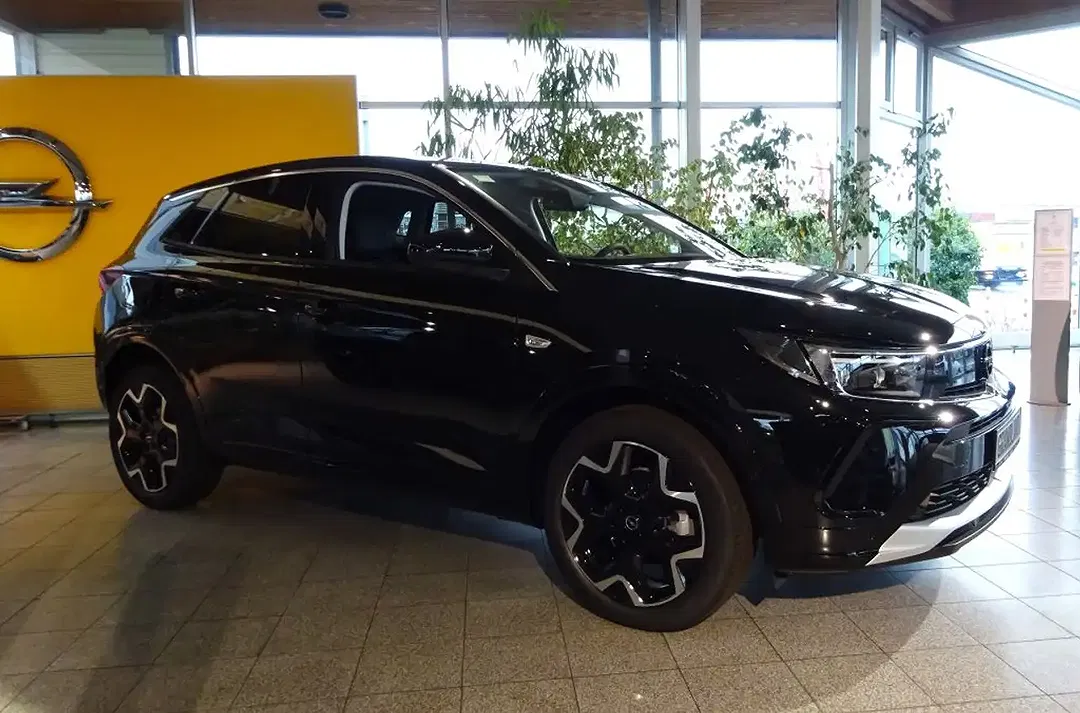 Opel Grandland - Thumbnail 2