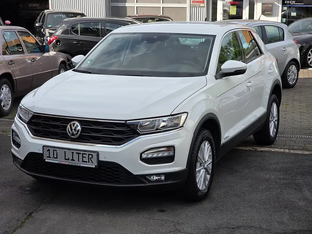 Volkswagen T-Roc - Thumbnail 2