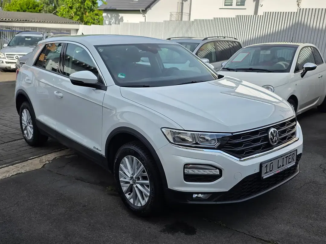 Volkswagen T-Roc - Thumbnail 3
