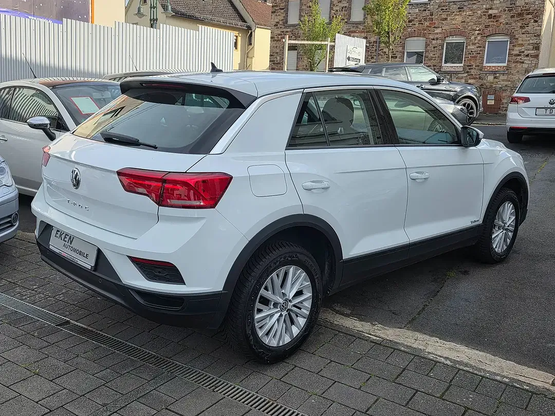 Volkswagen T-Roc - Thumbnail 4