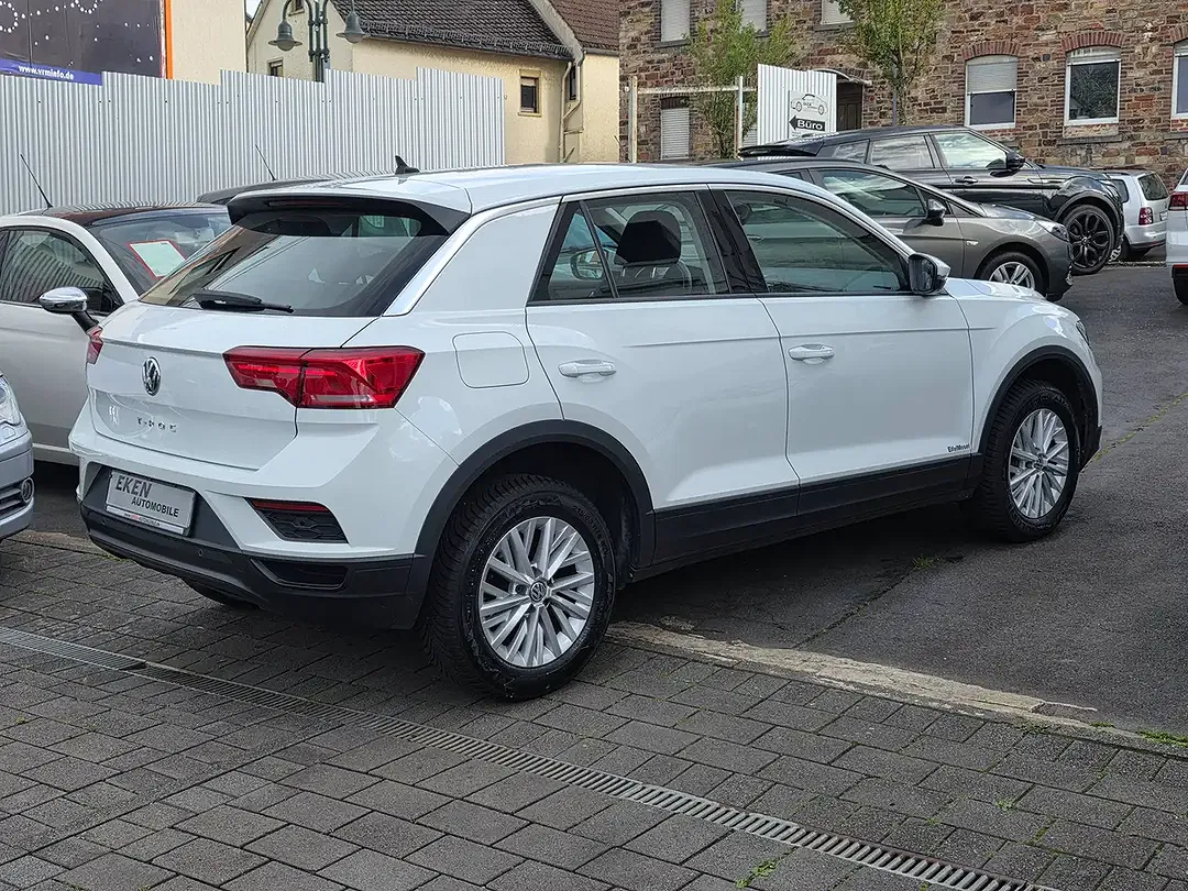 Volkswagen T-Roc - Thumbnail 5