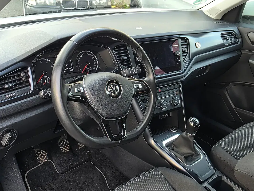 Volkswagen T-Roc - Thumbnail 8