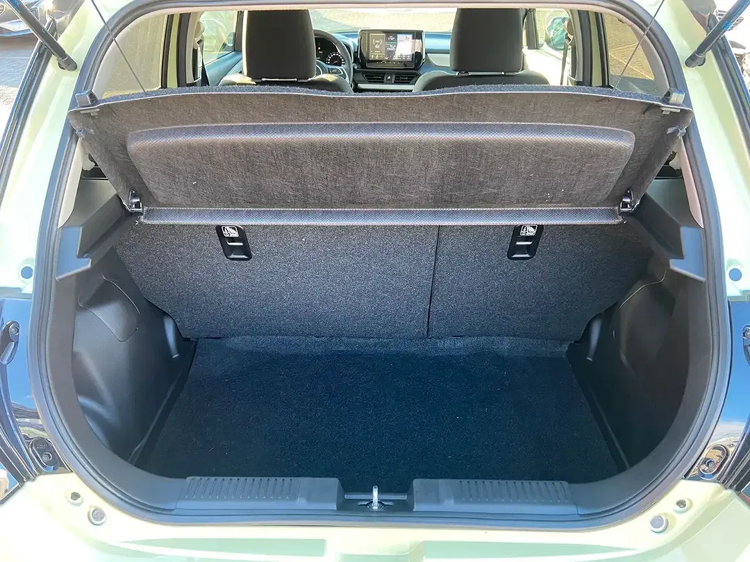 Suzuki Swift - Thumbnail 11