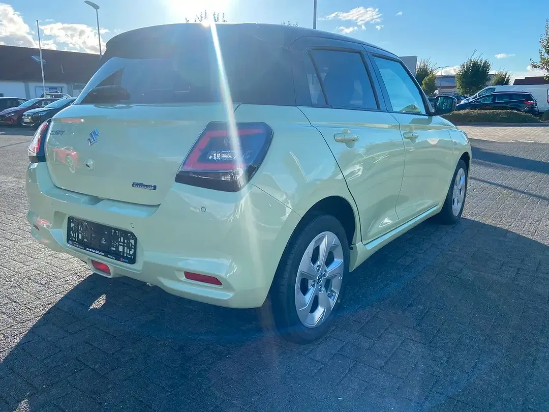 Suzuki Swift - Thumbnail 5