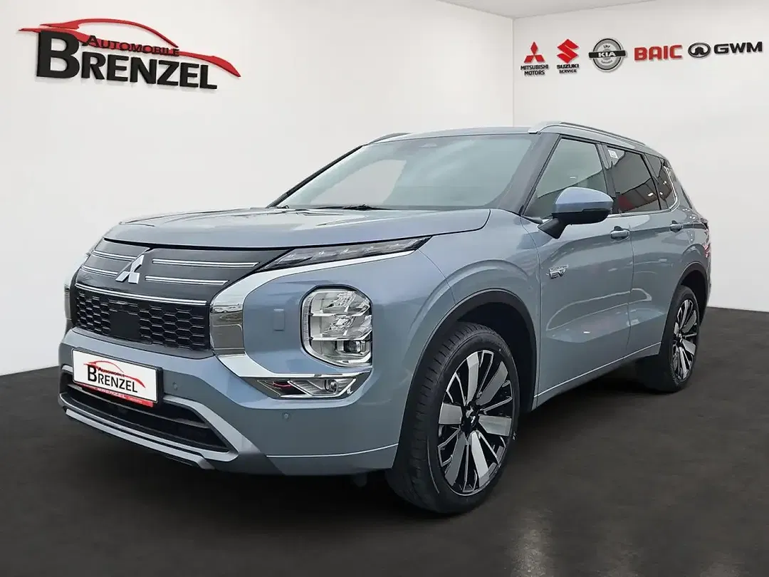 Mitsubishi Outlander - Thumbnail 1