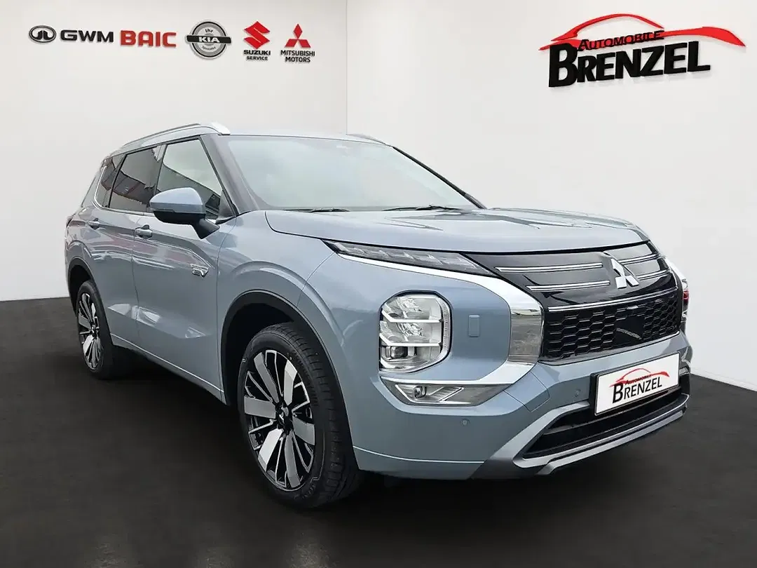 Mitsubishi Outlander - Thumbnail 2