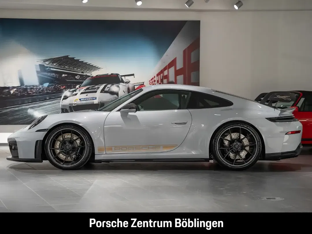 Porsche 992 - Thumbnail 2