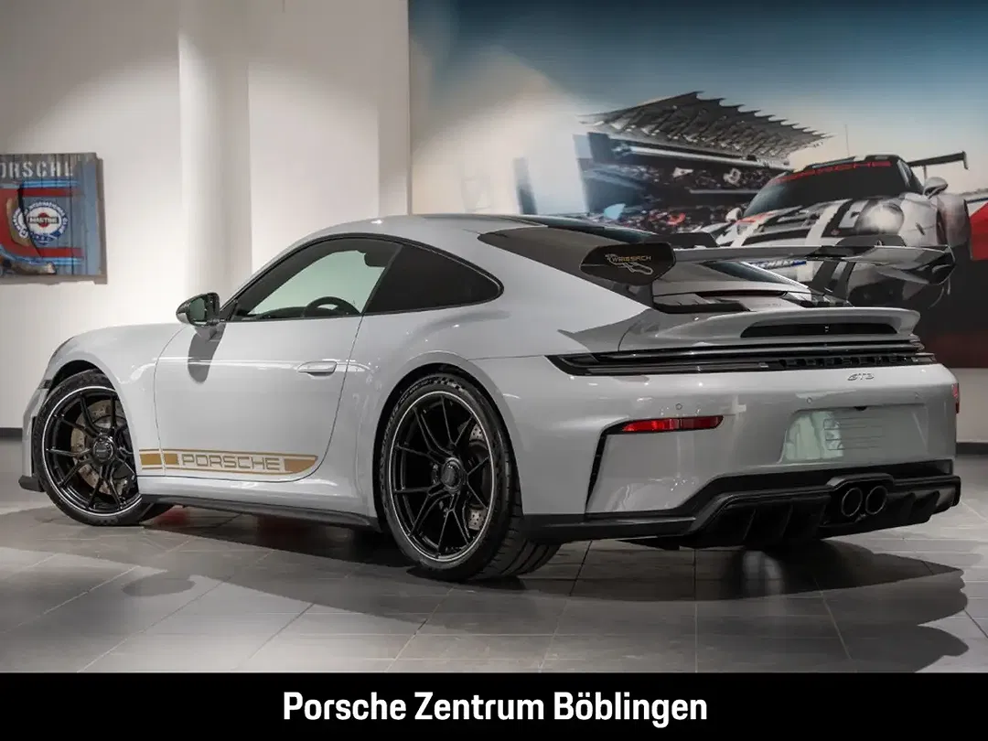 Porsche 992 - Thumbnail 3