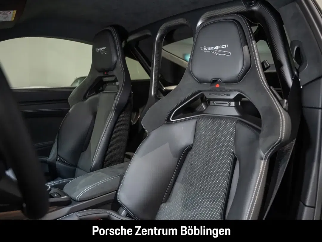 Porsche 992 - Thumbnail 6
