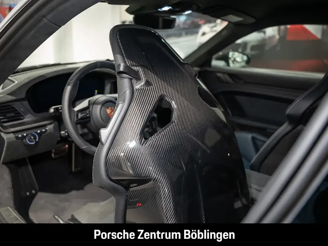 Porsche 992 - Thumbnail 8