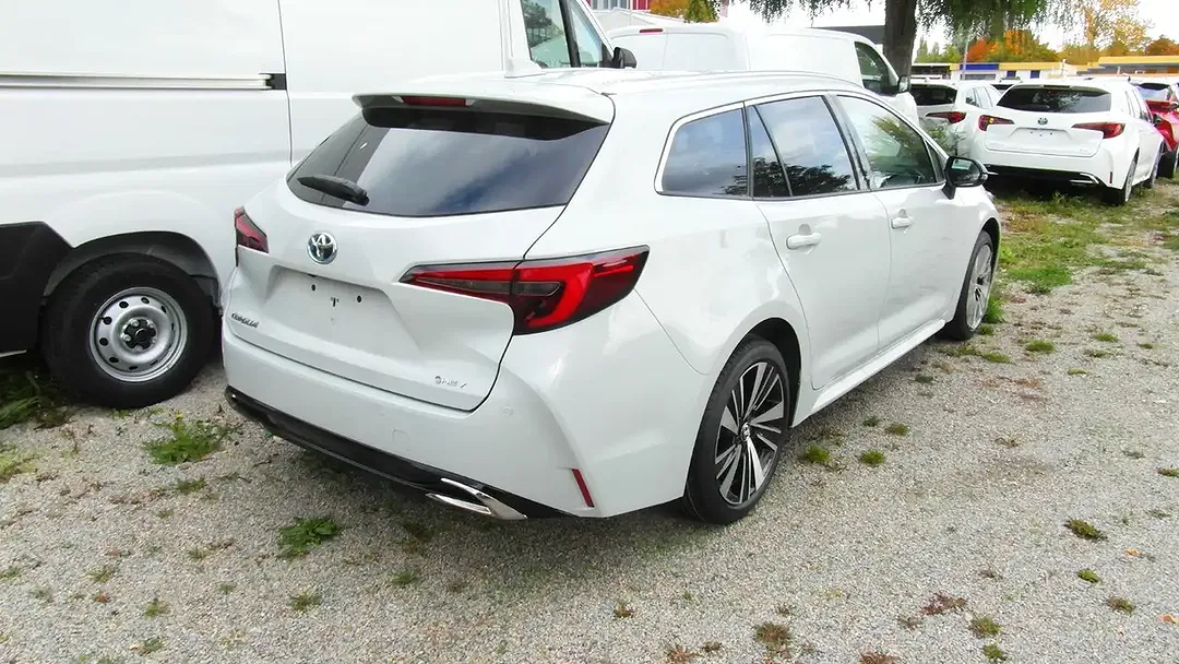 Toyota Corolla - Thumbnail 5