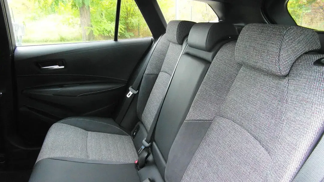 Toyota Corolla - Thumbnail 8