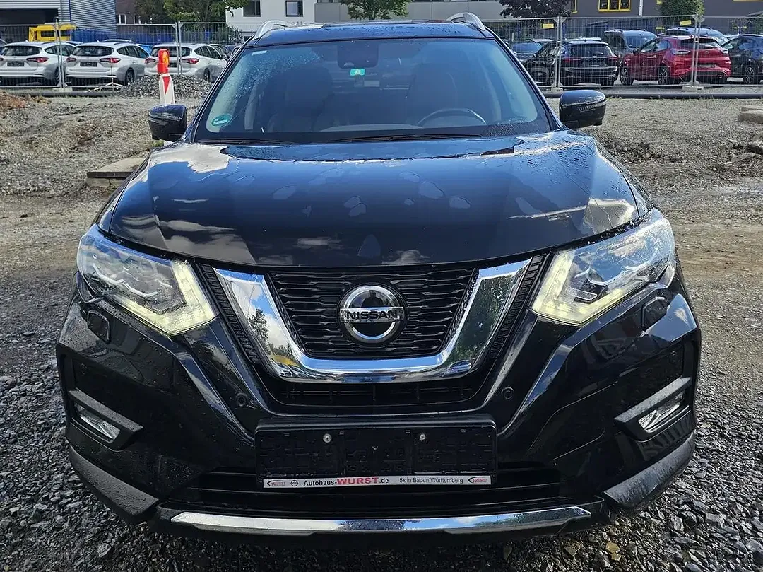Nissan X-Trail - Thumbnail 1