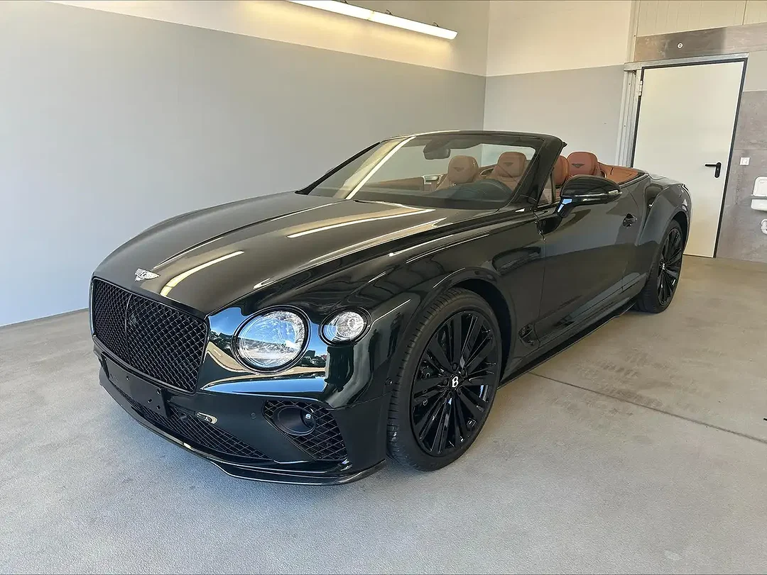 Bentley Continental GTC - Afbeelding 1