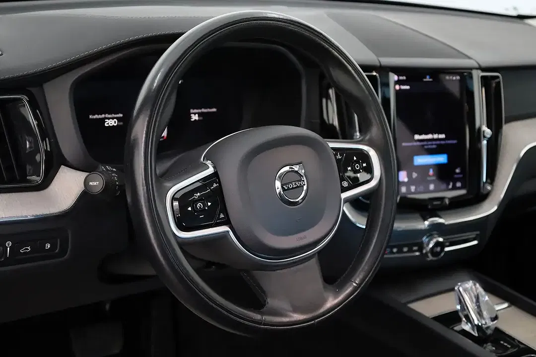 Volvo XC60 - Thumbnail 12