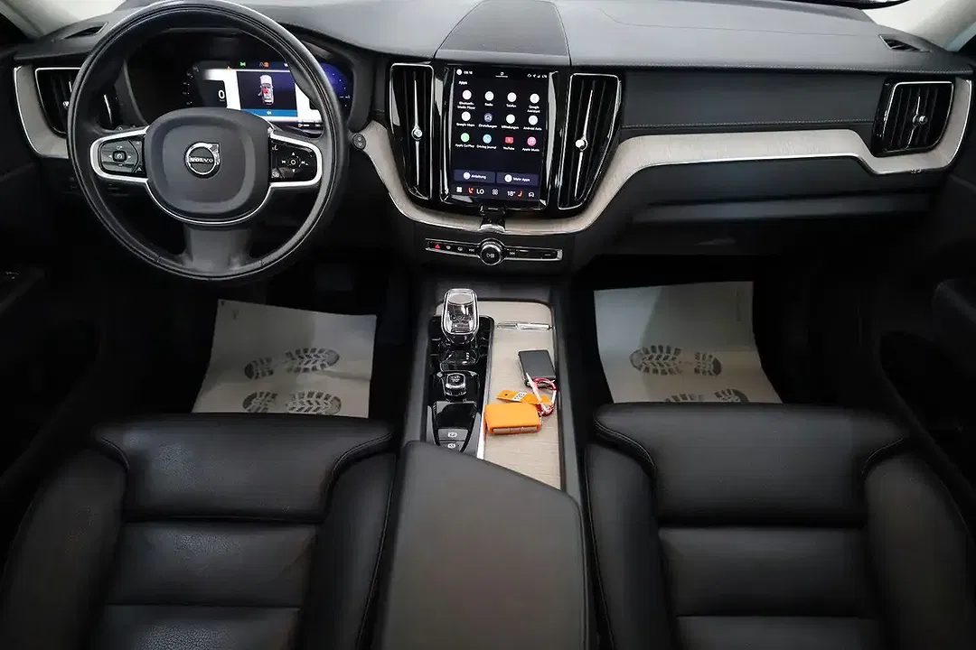 Volvo XC60 - Thumbnail 3
