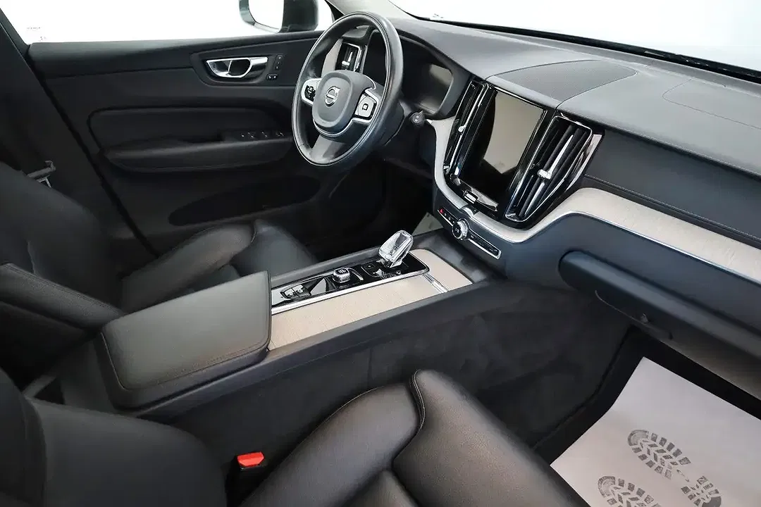 Volvo XC60 - Thumbnail 4