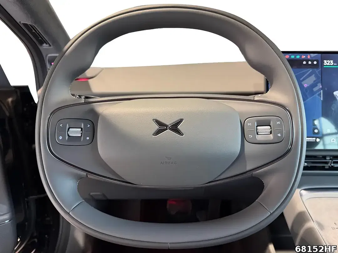 Xpeng P7 - Thumbnail 5