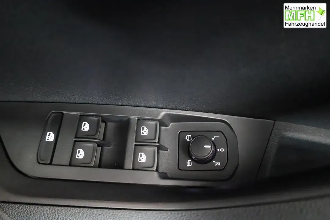 Skoda Karoq - Thumbnail 7