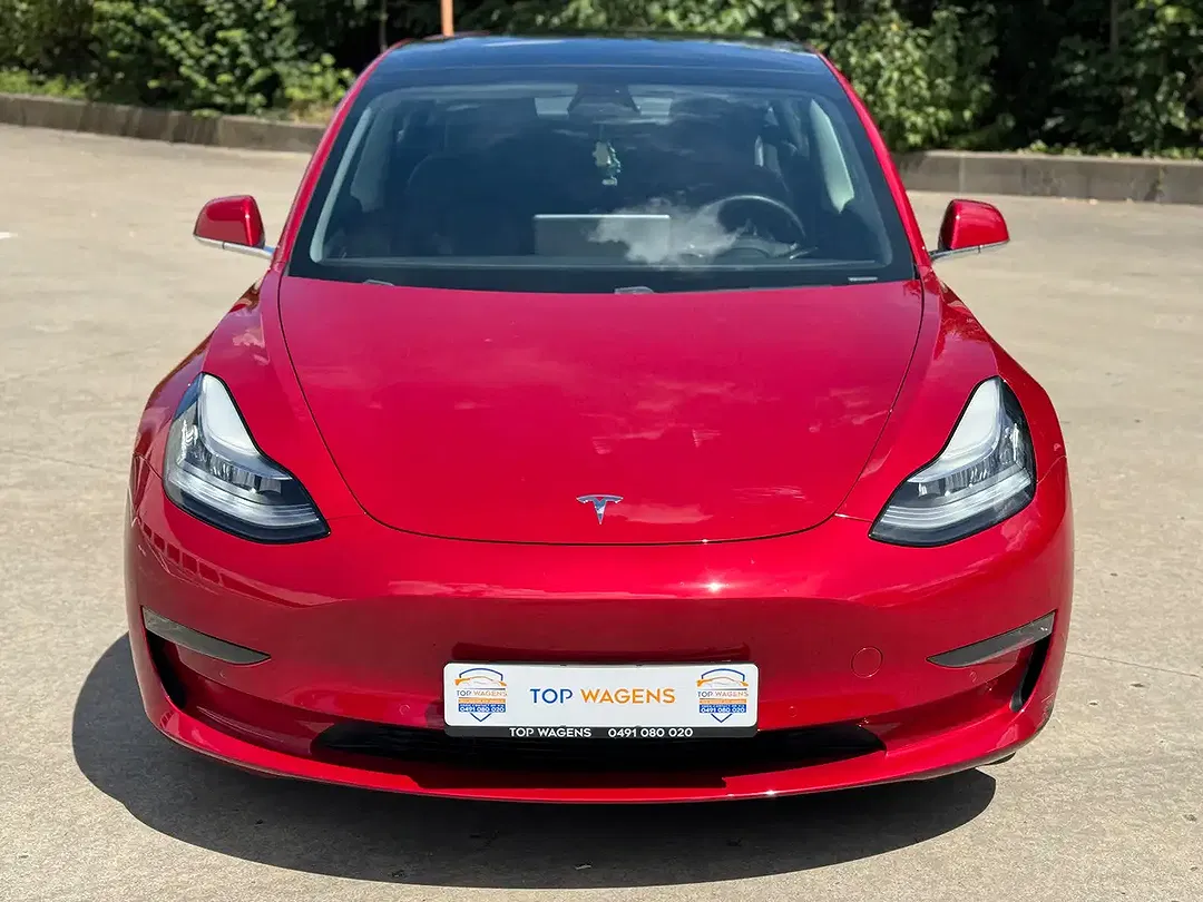 Tesla Model 3 - Thumbnail 2
